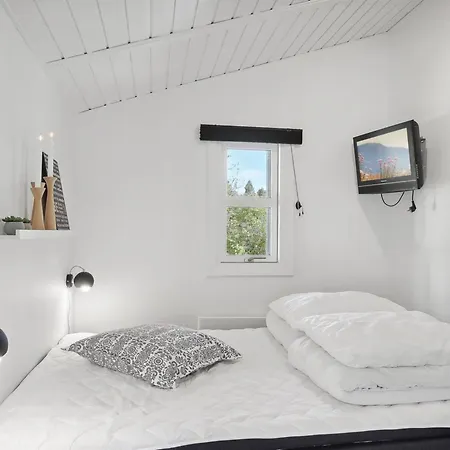 Feriehus Olof - 100m From The Sea By Interhome